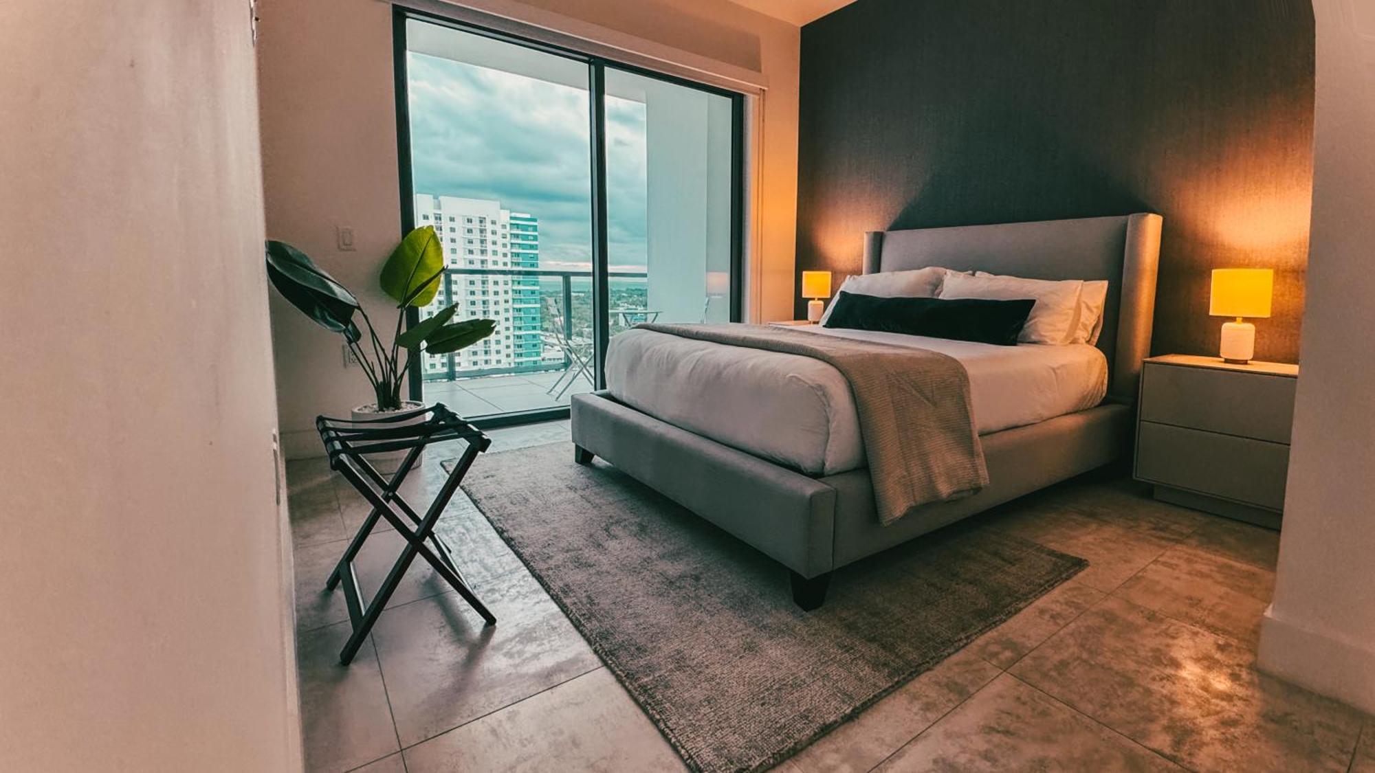 Smart Brickell Hotel Майами Экстерьер фото